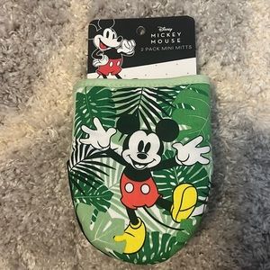 Disney Mickey Mouse 2 pack cooking mitts